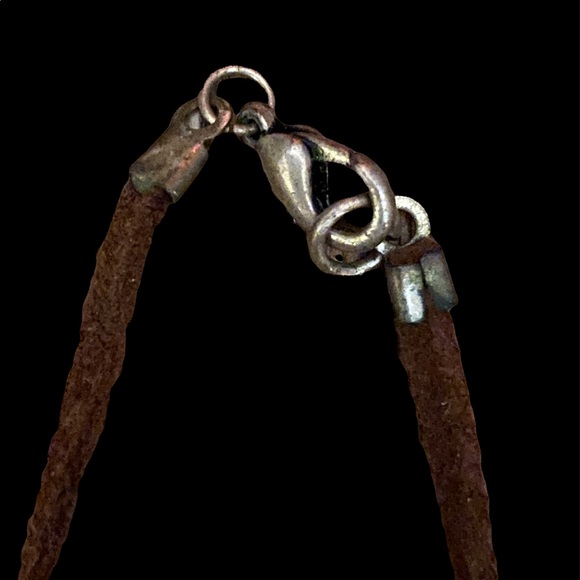 Vintage Bohemian, Hippie-Style, Beach-Inspired Necklace with Shells & Leather - Picture 3 of 4